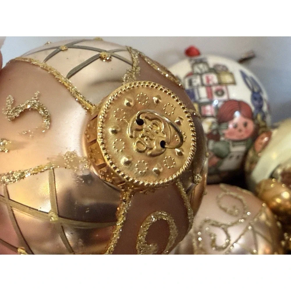 8 Vintage Ornaments Christmas Gold Decorative Balls‎  Mixed Some Worn